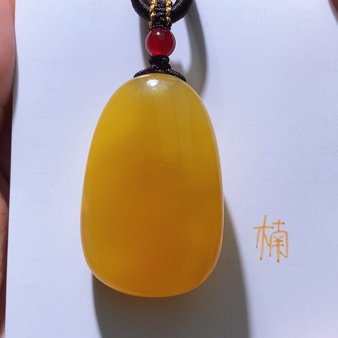 未镶嵌琥珀珠宝奇石