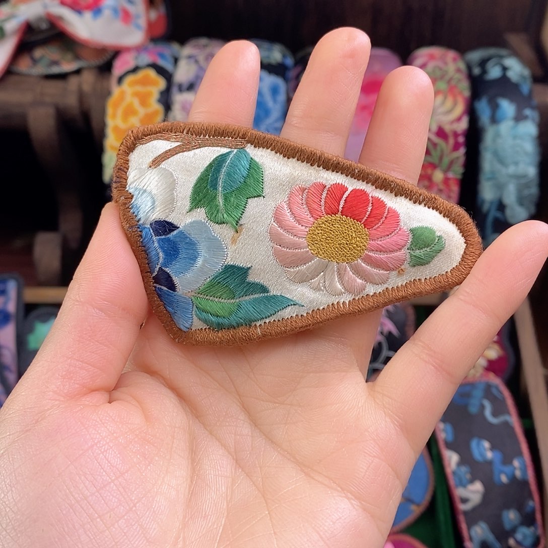 宝***妹织绣老绣手工刺绣发圈