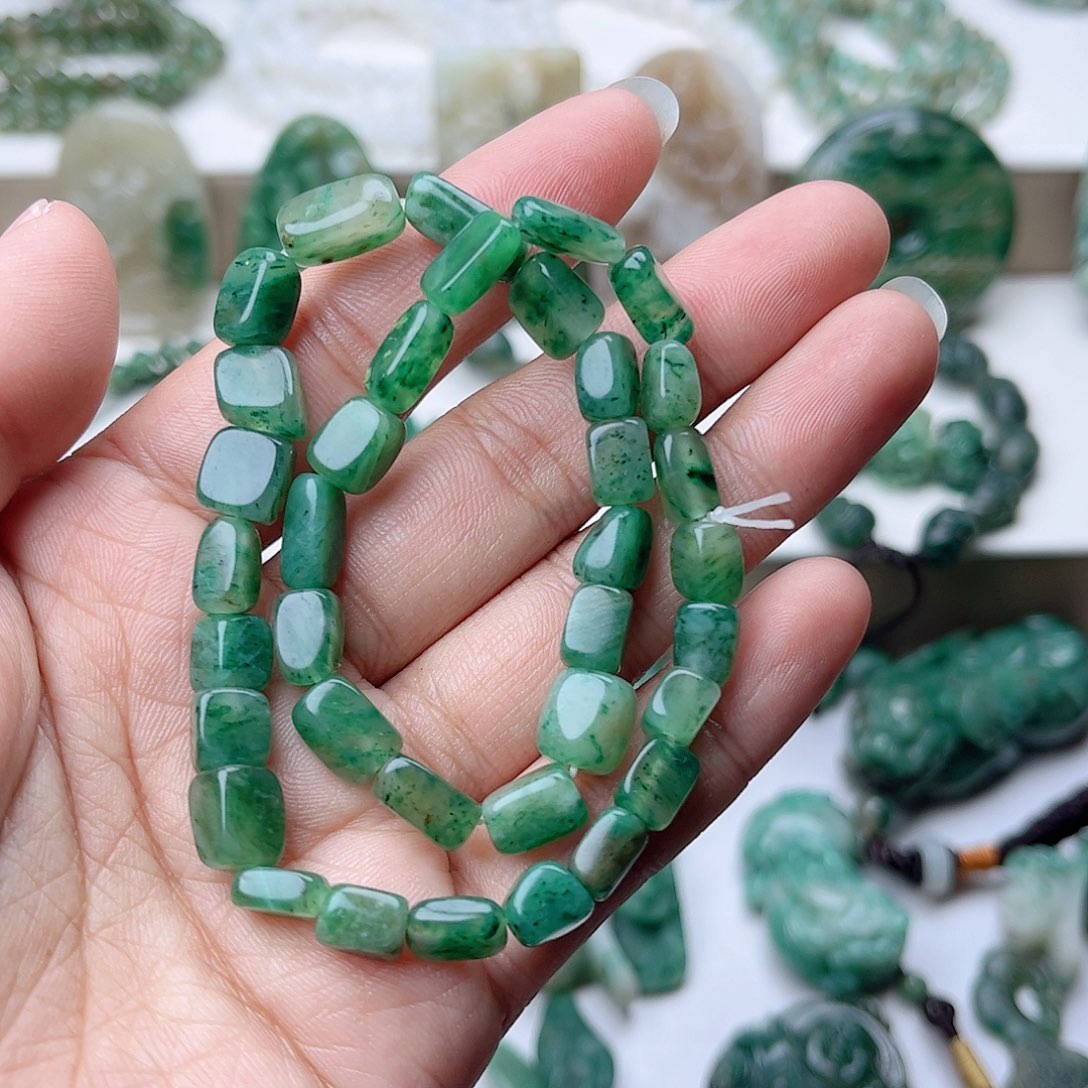 独山玉手串未镶嵌