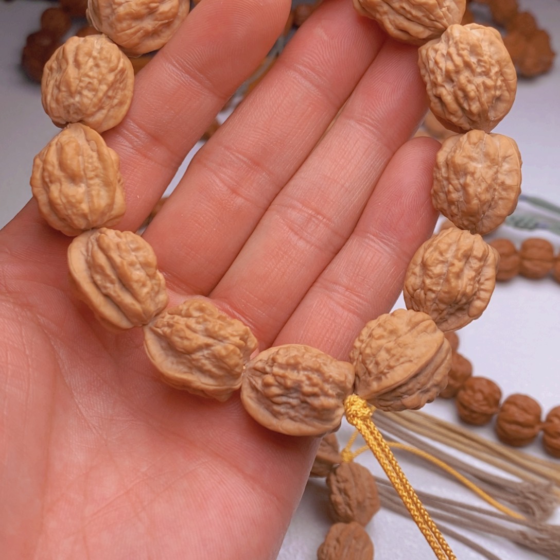 用***3桃核手串蛤蟆头尺寸19