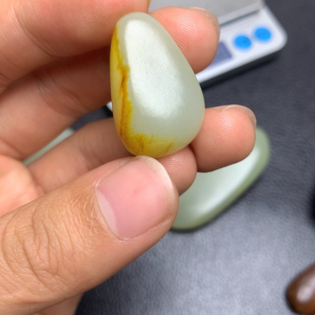 和田玉（糖玉）未镶嵌挂件
