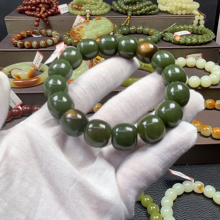 透闪石质玉未镶嵌手链