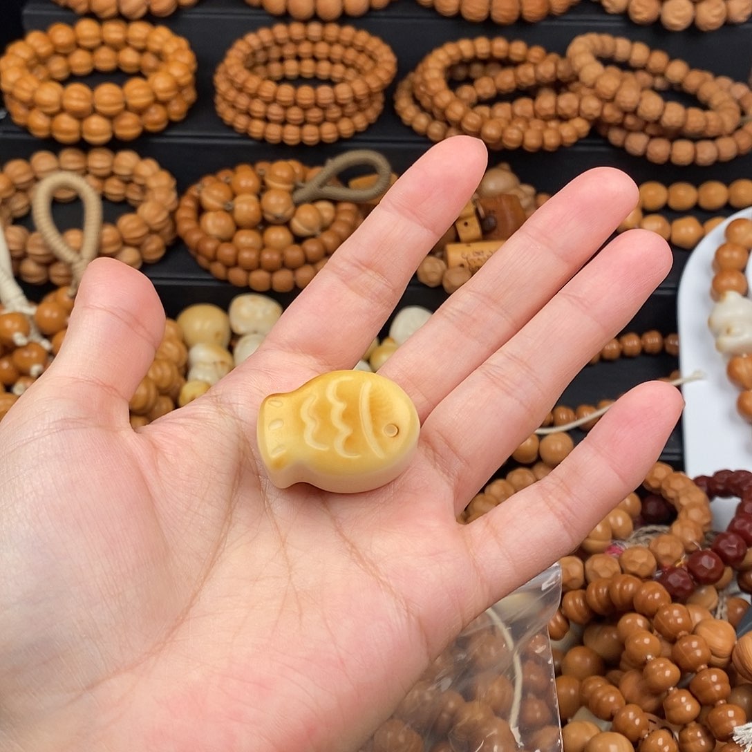 手串猴头核桃鱼饼