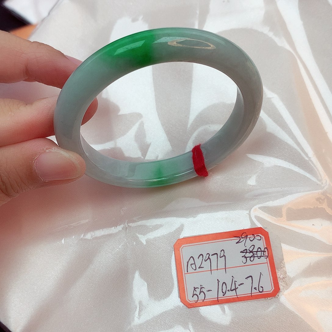 翡翠手镯未镶嵌天然缅甸翡翠A货