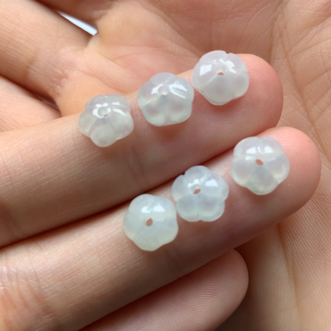 翡翠颈饰未镶嵌花花一对 