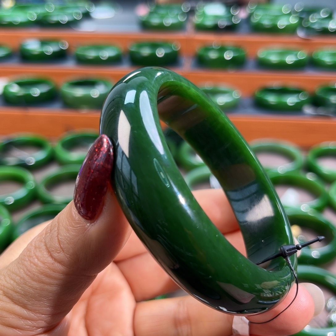 未镶嵌手镯和田玉珍**光