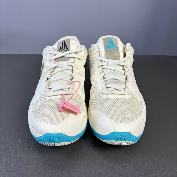 46码 莫1 篮球鞋