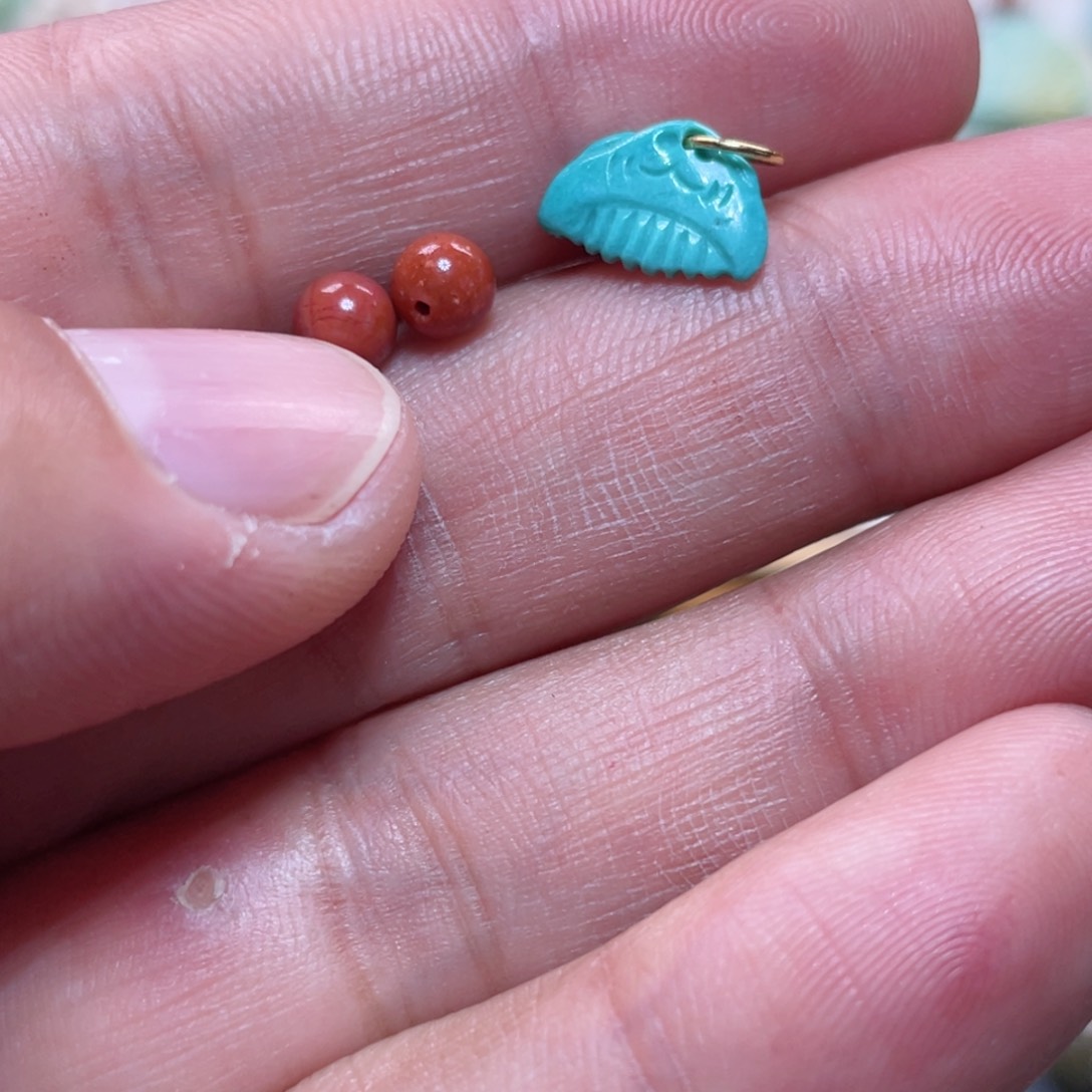 南红玛瑙配饰未镶嵌