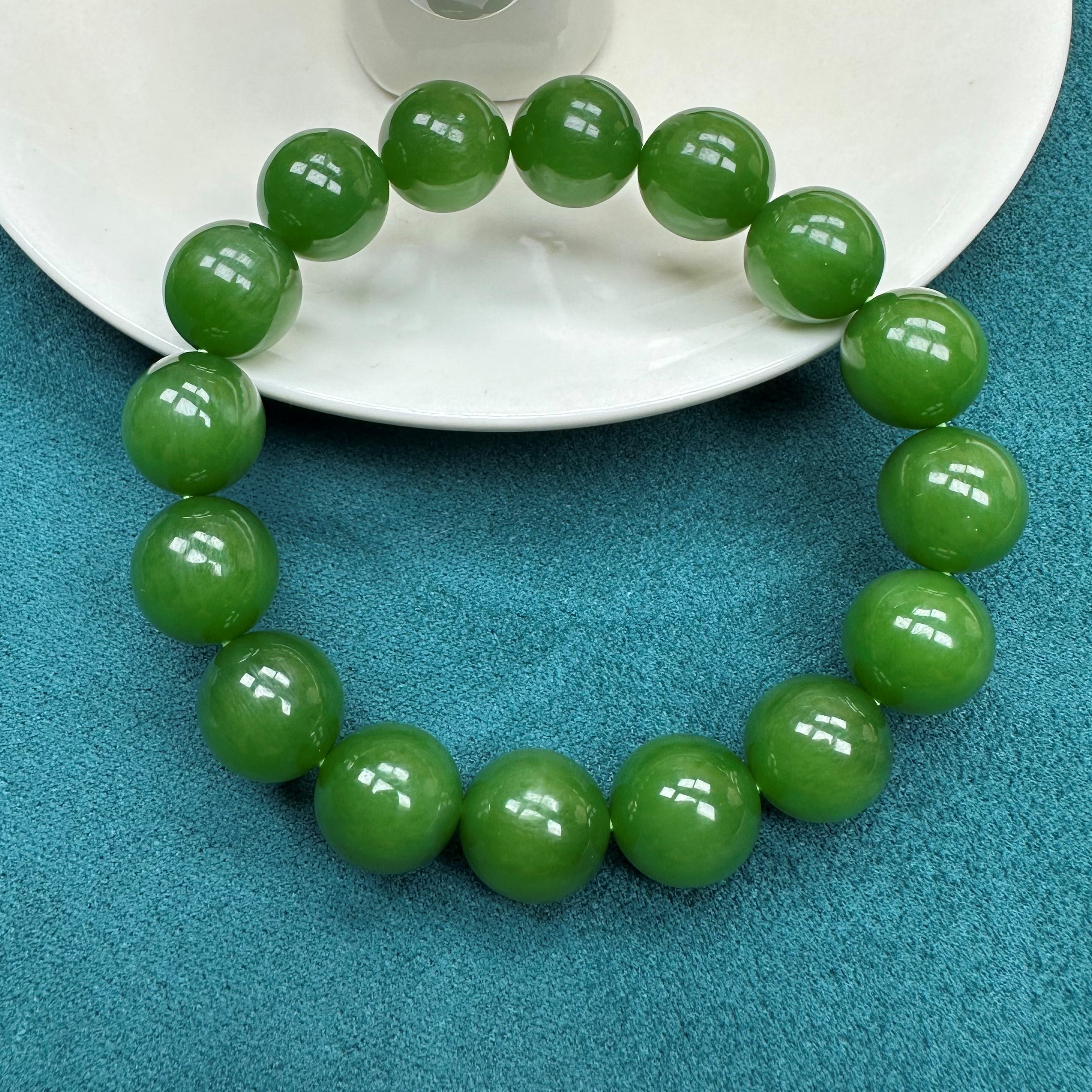 俄料碧玉藏收级老坑辣阳绿12mm+手串16颗约48克单圈绿色时尚百搭