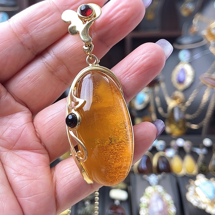 琥珀颈饰银S925镶嵌吊坠