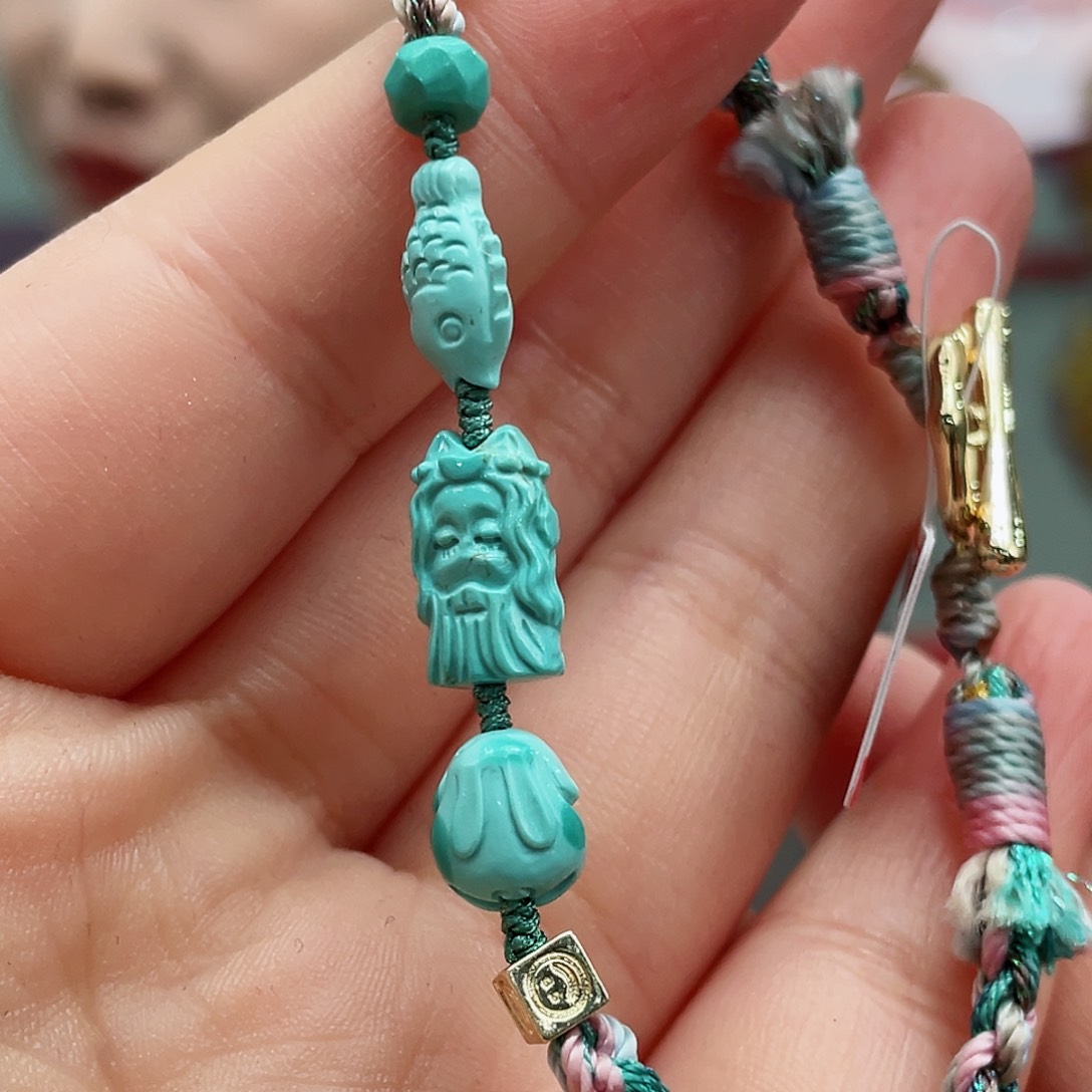 绿松石颈饰未镶嵌