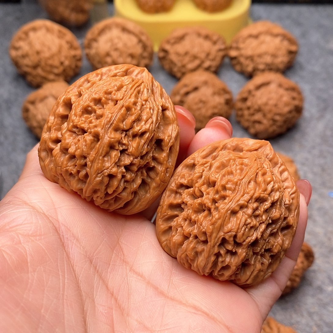 文玩核桃把件精品特价炮弹南疆石41