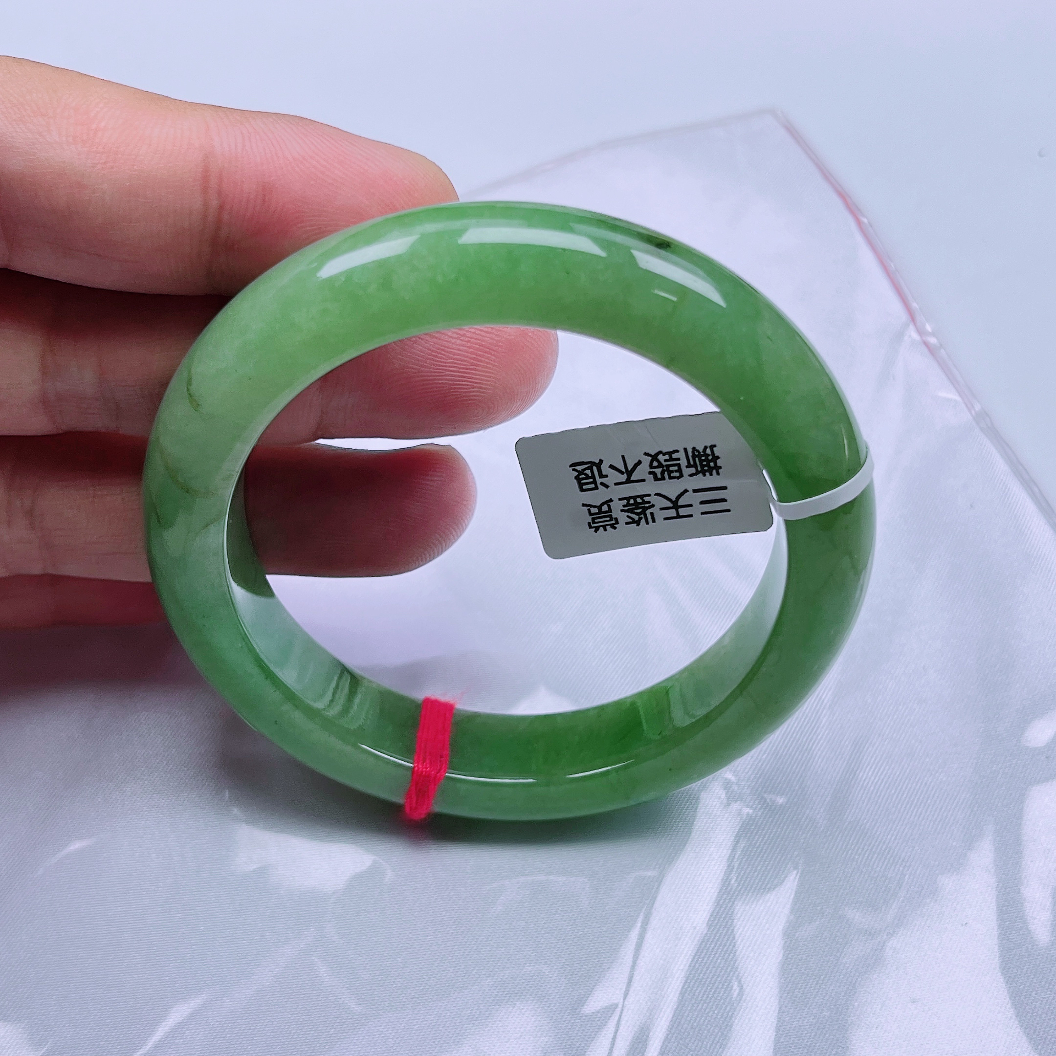 缅甸天然A货翡翠手镯57.2圈口有纹绿色