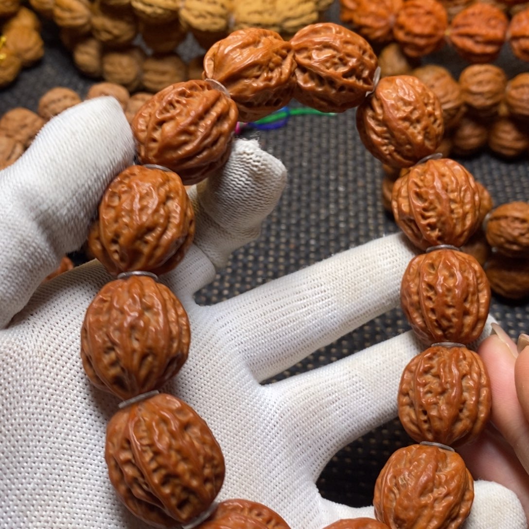 手串文玩核桃红皮粗筋八棱