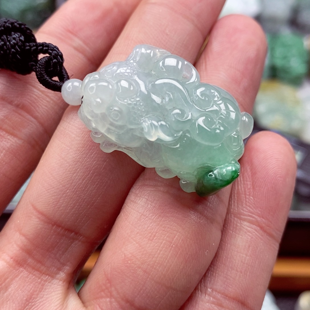 翡翠颈饰未镶嵌翡翠