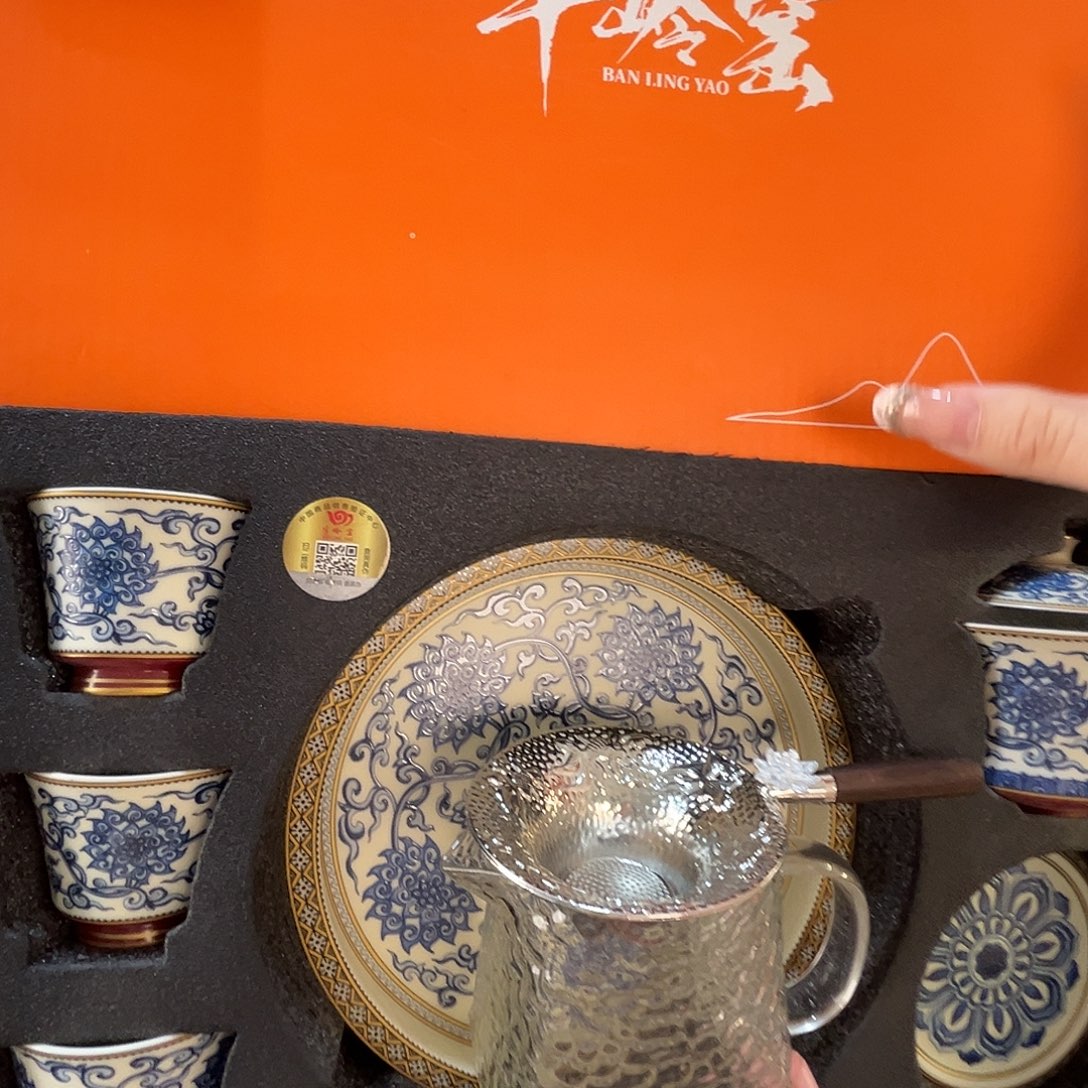 这些盖碗很漂亮！！！