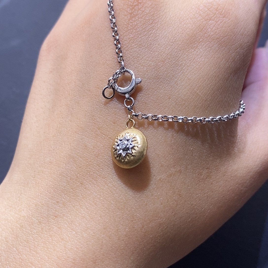 手链18K金镶嵌钻石黄白拉丝豆豆手链