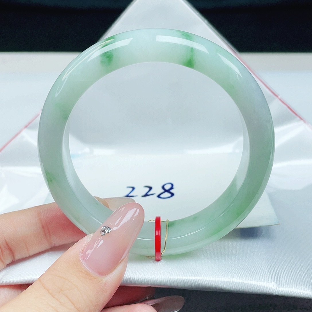 翡翠未镶嵌手镯 正圈55+