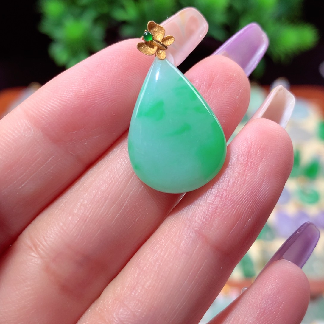 翡翠吊坠(不含链)18K金镶嵌