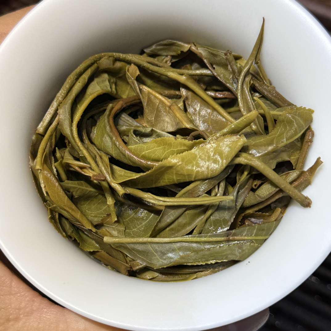 2024年坝卡古树普洱茶生茶散料