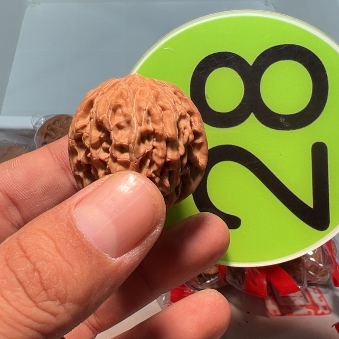 L***L文玩核桃，绿色28号