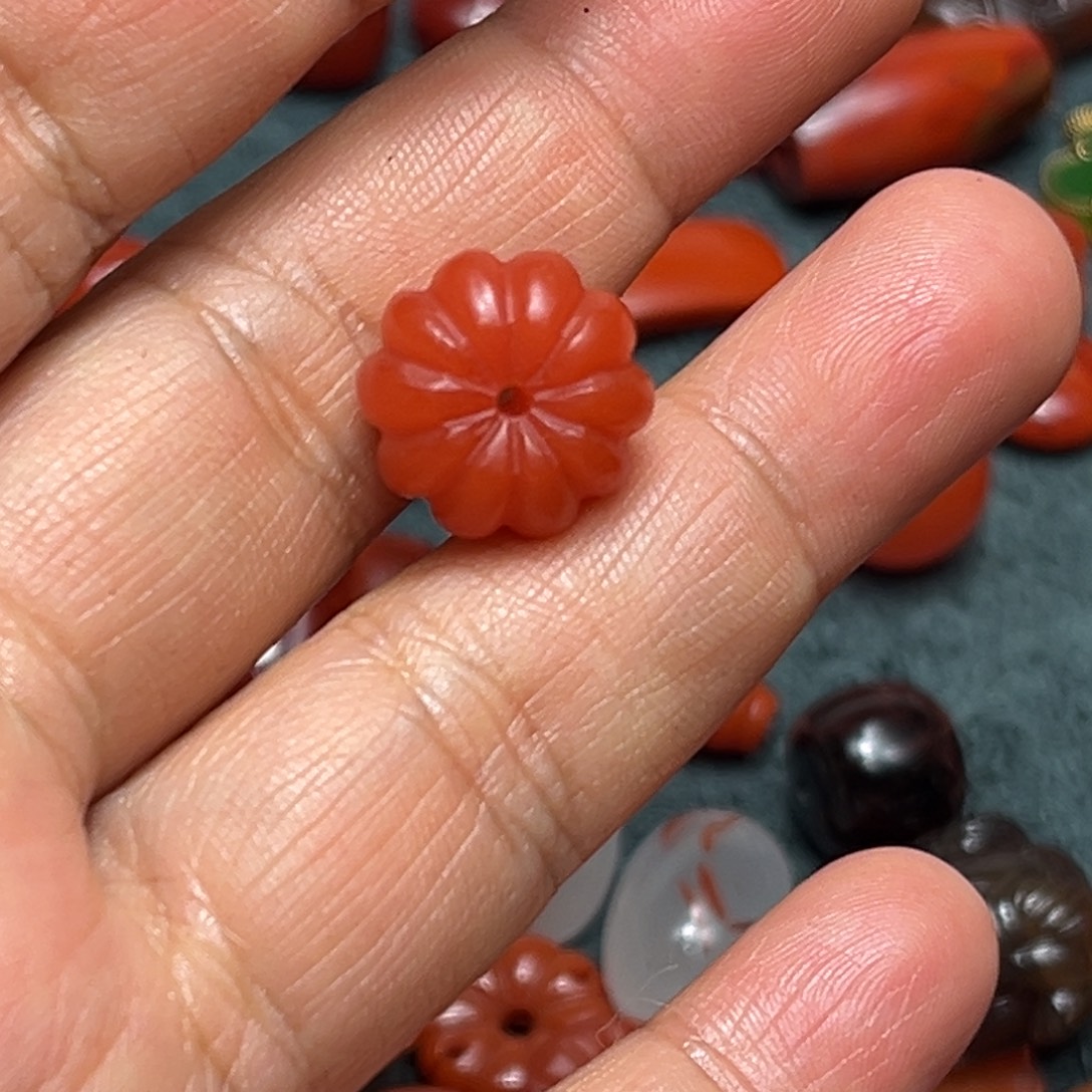 南红玛瑙未镶嵌颈饰