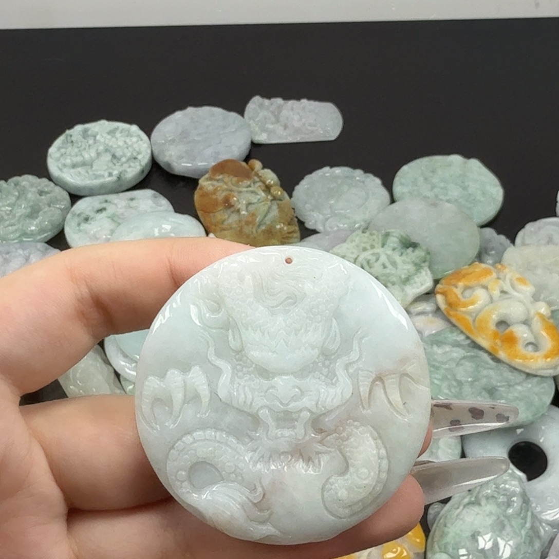 翡翠未镶嵌颈饰翡翠