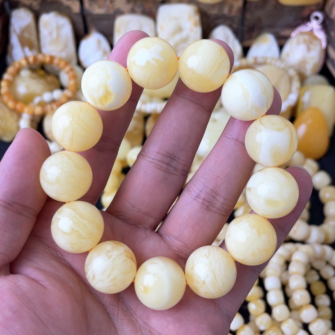琥珀手串未镶嵌﷽****稀17+俄白妖花圆珠手串