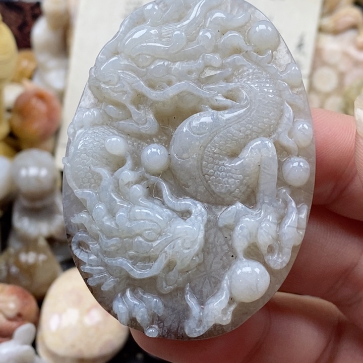 颈饰未镶嵌硅化珊瑚（珊瑚玉）