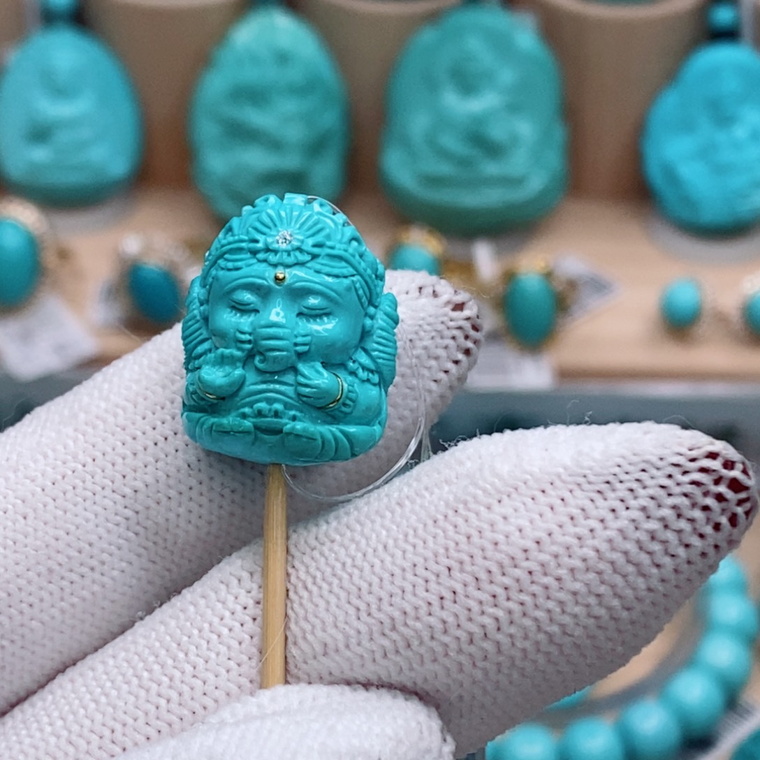 绿松石未镶嵌珠宝奇石