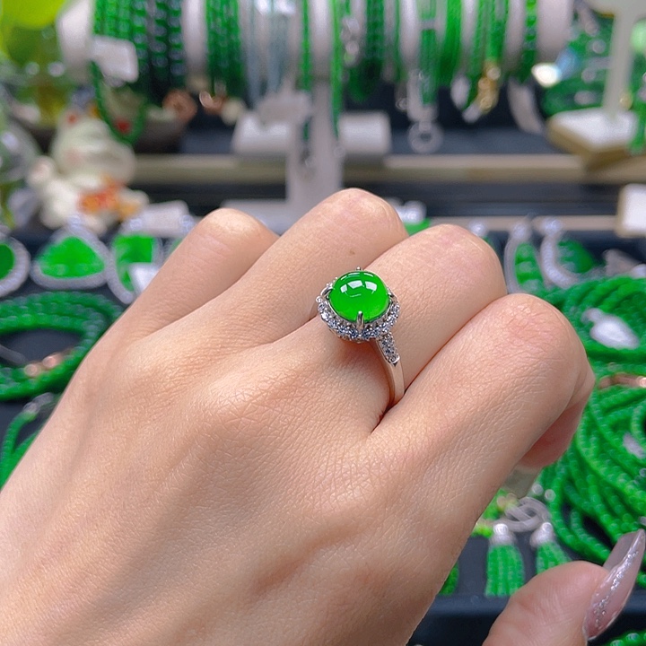 翡翠戒指银S925镶嵌蛋面戒指