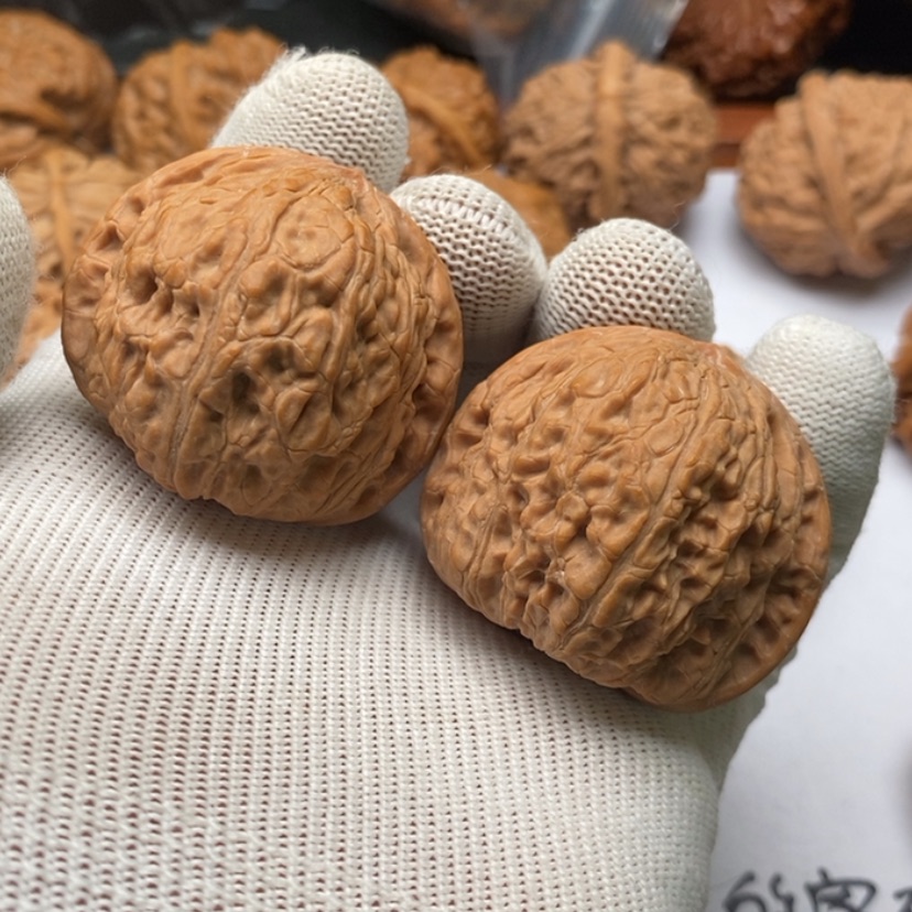 【闪购商品】文玩核桃把件阿*?249泥鳅背