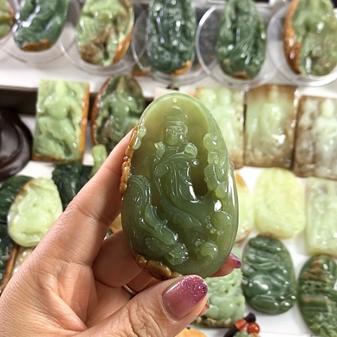 和田玉未镶嵌吊坠