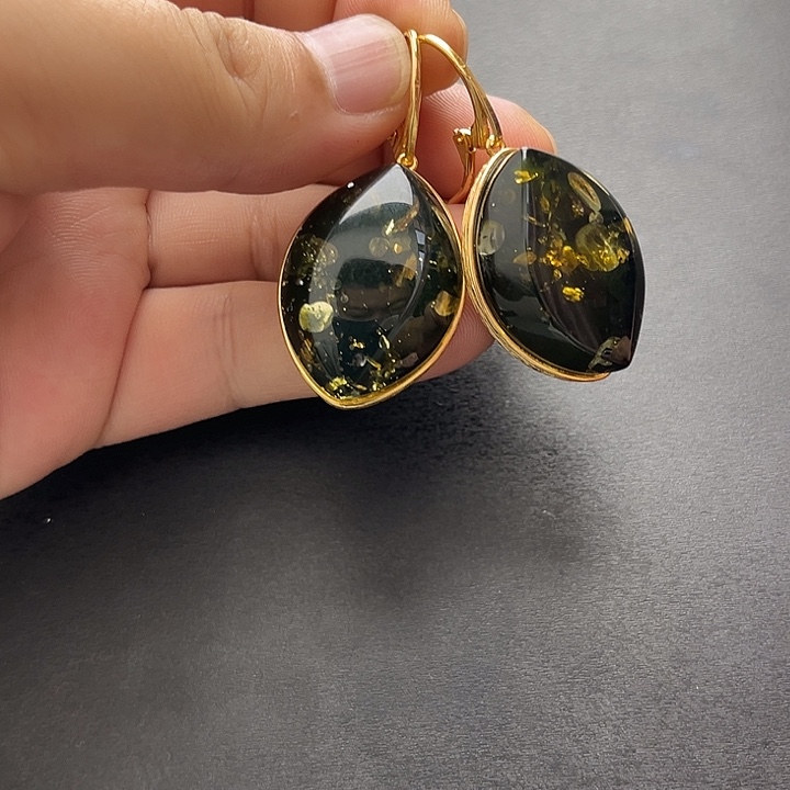 琥珀未镶嵌裸石耳坠