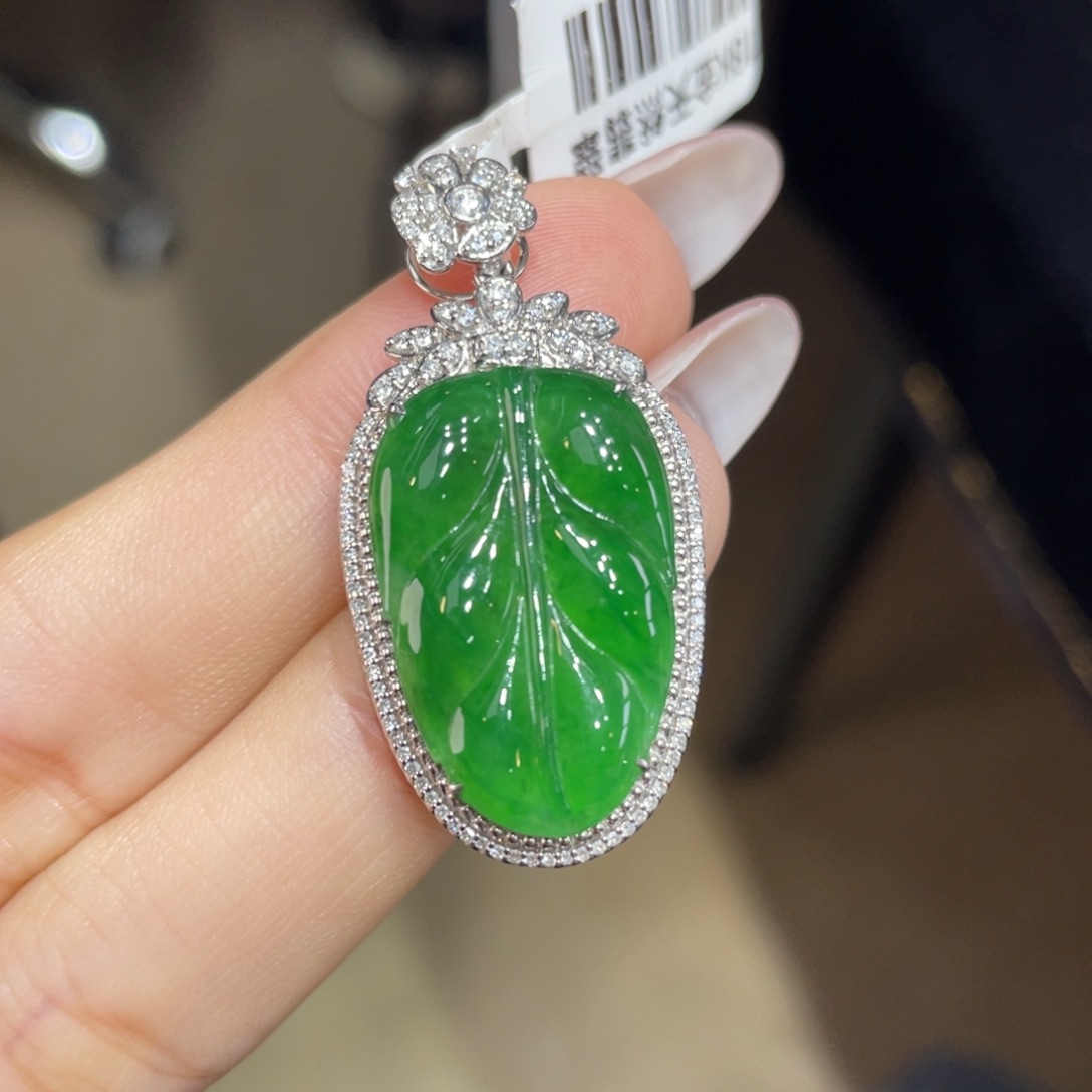 翡翠颈饰18K金镶嵌天然缅甸翡翠a货