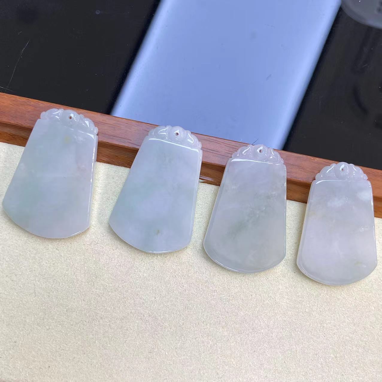 12564天然A货翡翠【颈饰】多样性发一个