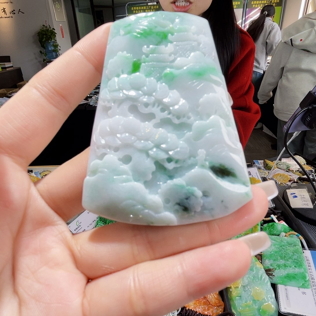 颈饰未镶嵌翡翠一