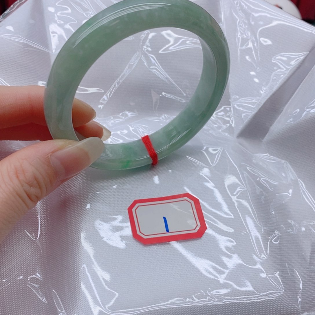 翡翠未镶嵌手镯雨**虹01111111111