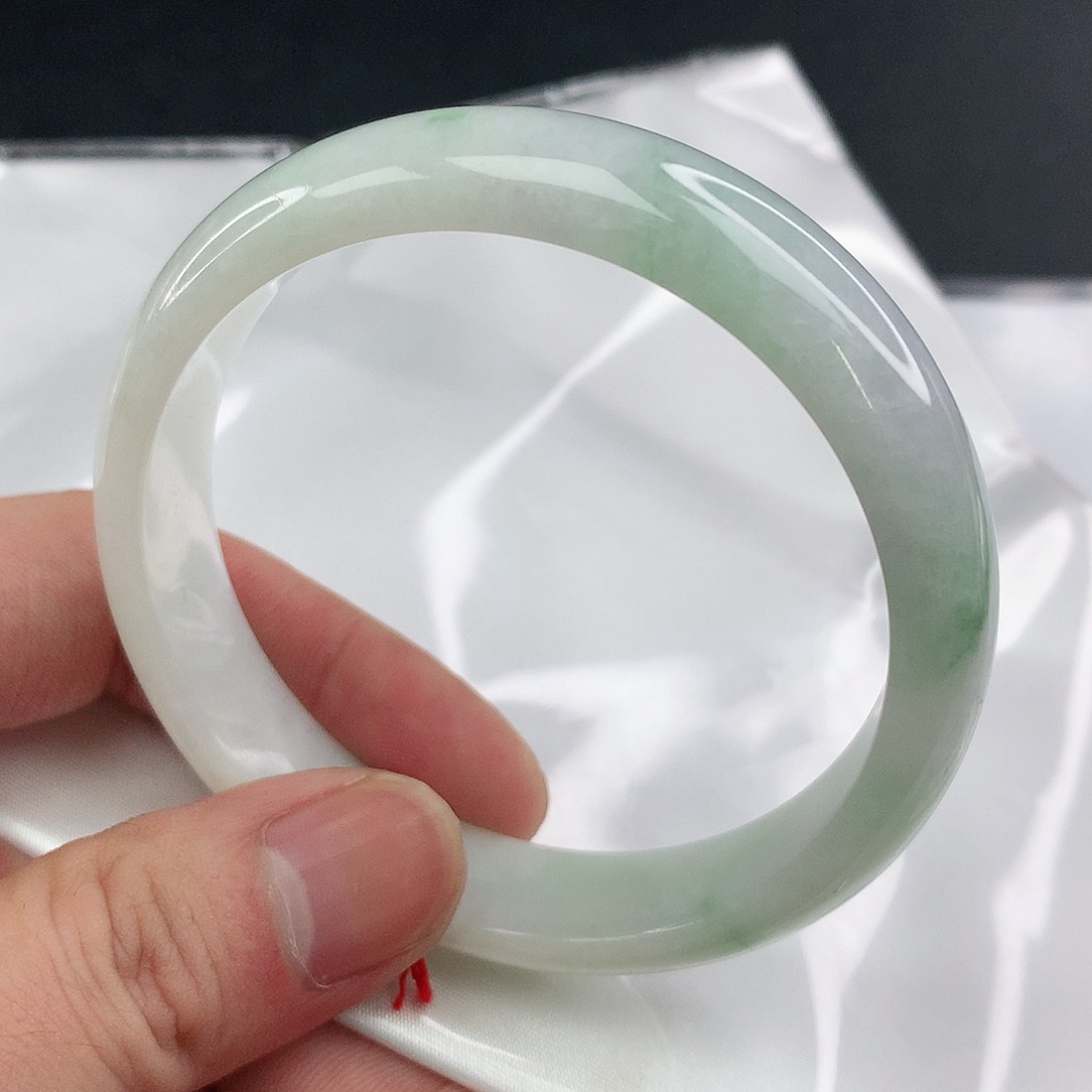翡翠手镯未镶嵌8331圈57