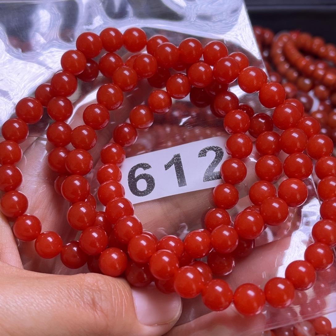 赵***南红玛瑙未镶嵌手链