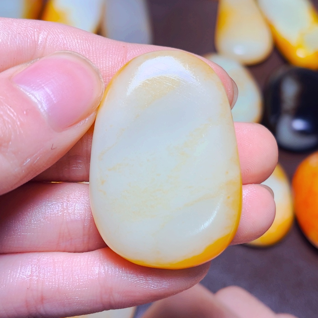 和田玉未镶嵌珠宝奇石