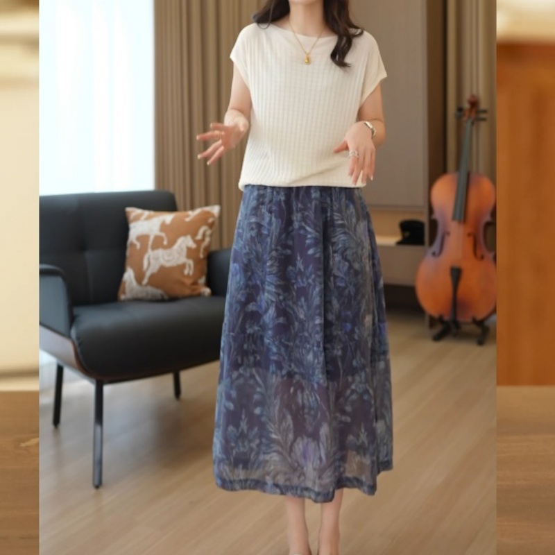 2025夏季纯色经典宽松薄款上衣+百搭显瘦花苞裙LK2503885