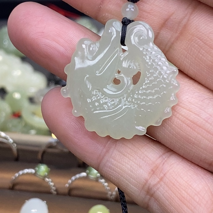 和田玉颈饰未镶嵌