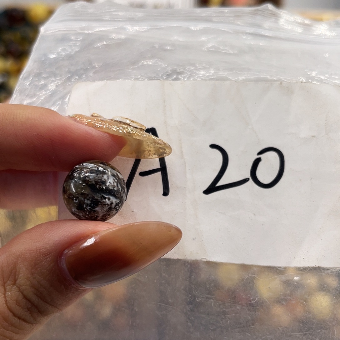 琥珀未镶嵌裸石12.1福利