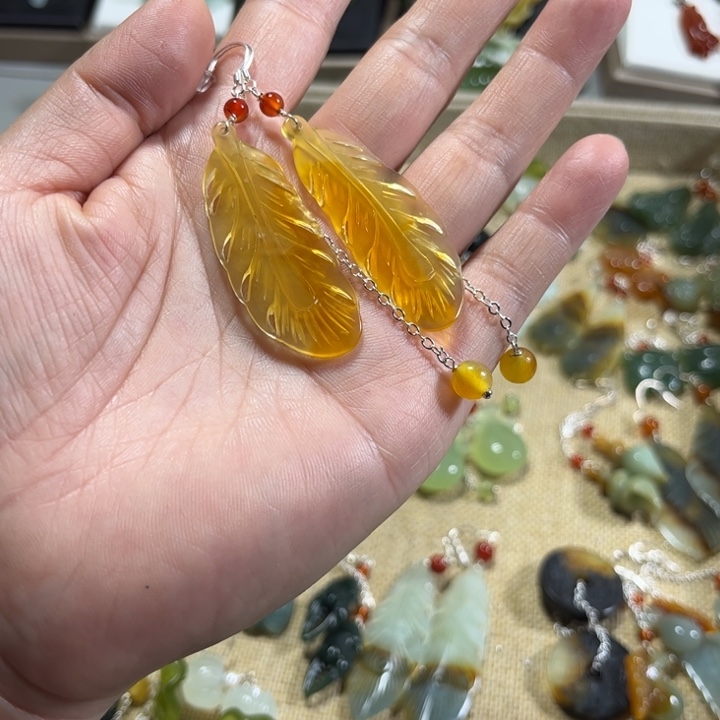 蛇纹石玉耳饰未镶嵌