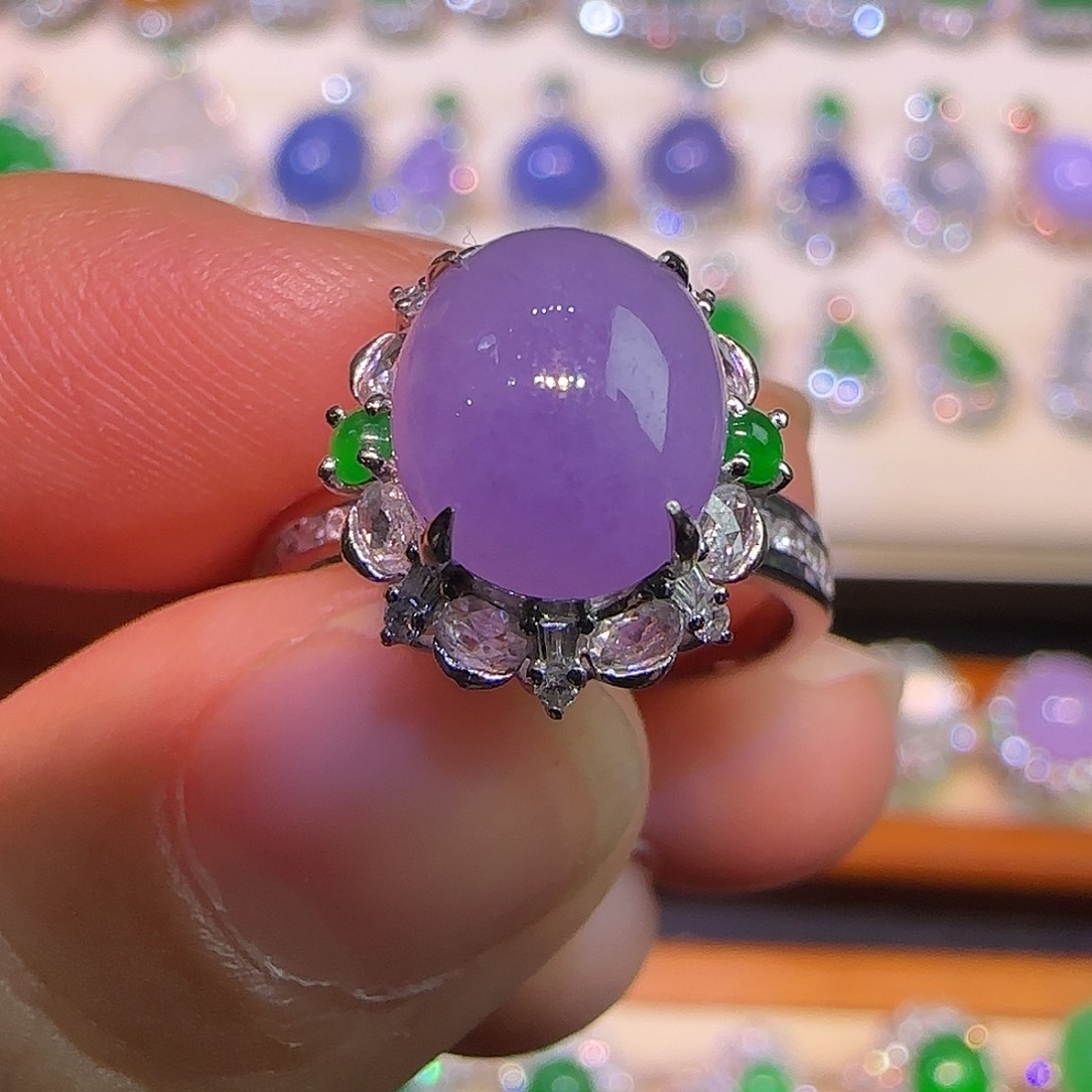 翡翠18K金镶嵌戒指