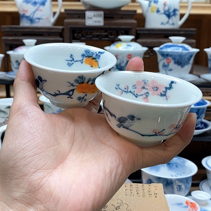 手绘秋冬系列85cc压手杯 梅花柿子釉下彩微瑕福利款