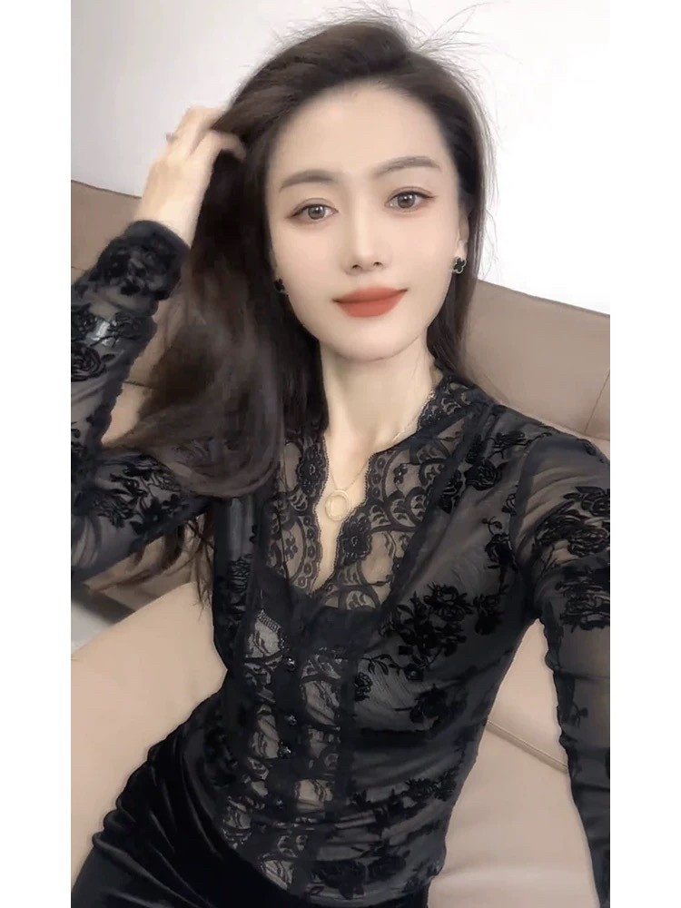 5秋冬加绒轻熟御姐植绒蕾丝花边V领显瘦上衣打底时髦洋气内搭上衣