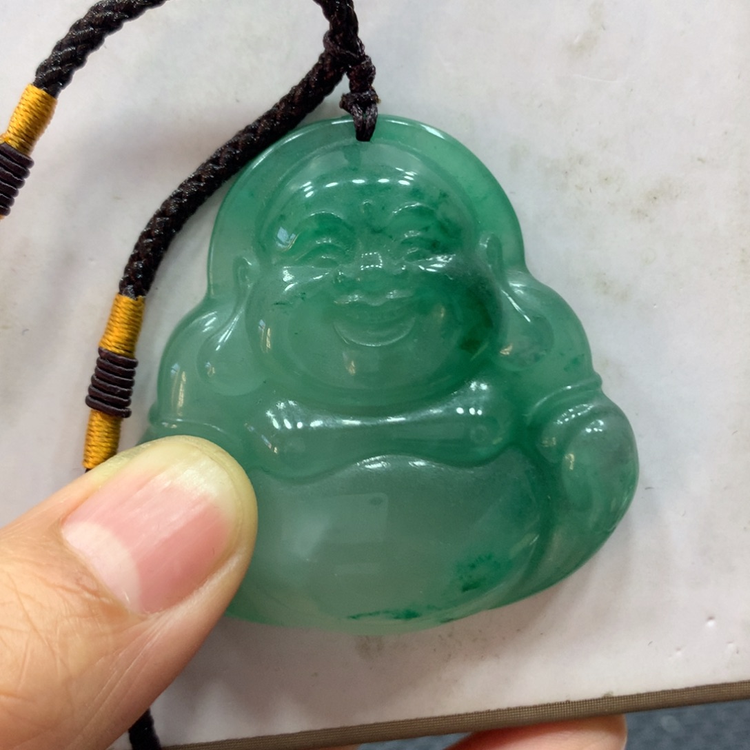 石英质玉手镯未镶嵌哈*?