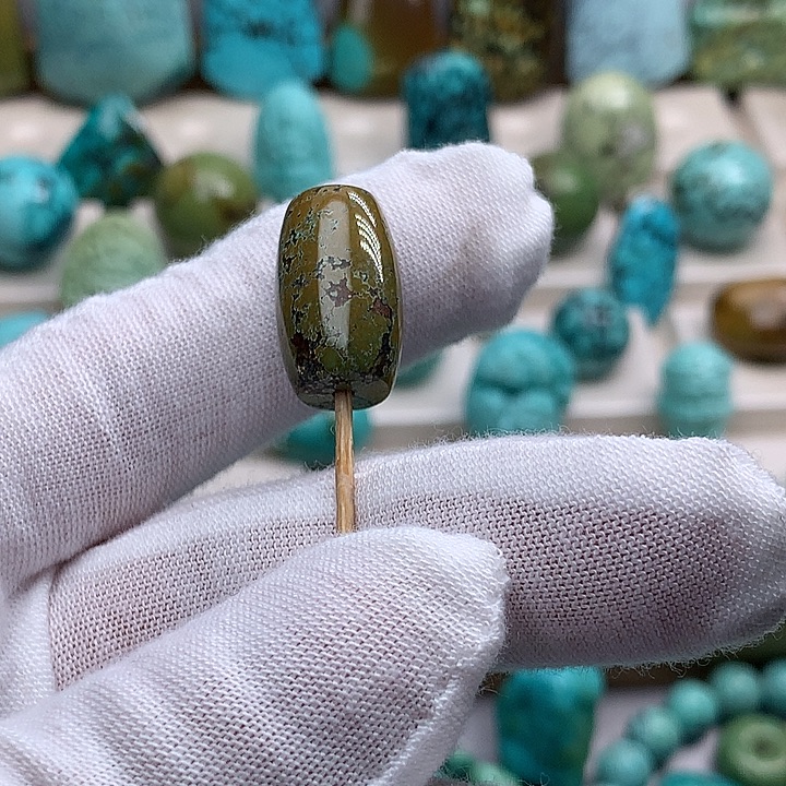 绿松石未镶嵌珠宝奇石直径11特色军绿桶珠